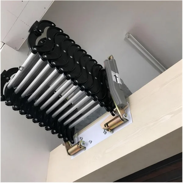 تجربه واقعی مغازه دار از پله جمع شونده