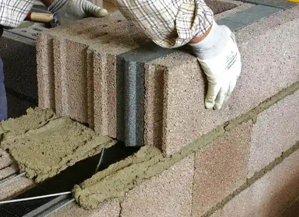 لیکا در اسکلت فلزی سبک