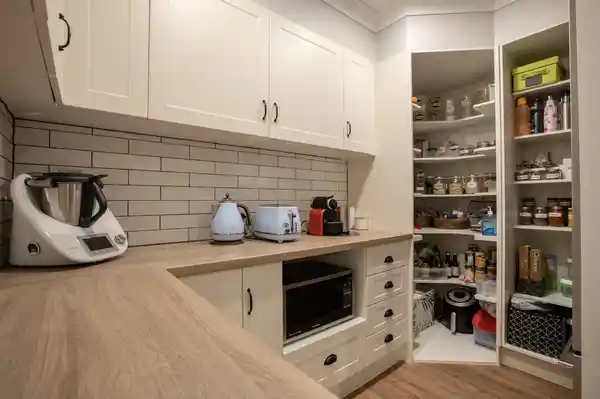 کابینت پنتری گوشه