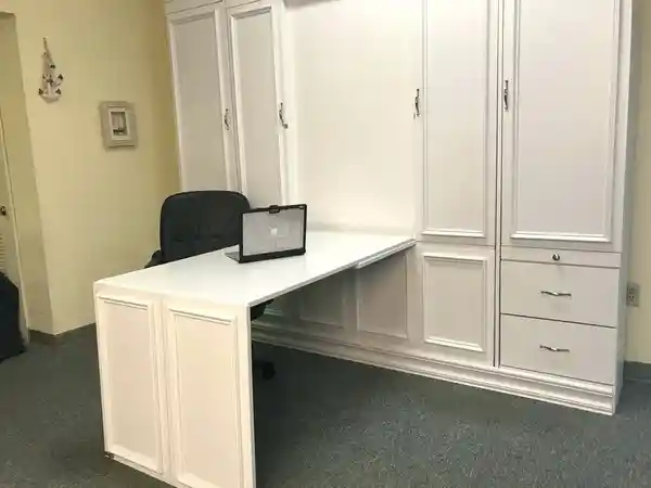 کمد دیواری با میز کامپیوتر