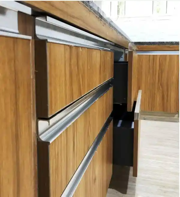 کابینت با دستگیره مخفی