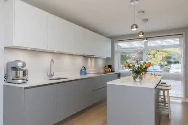 کابینت لمسی سفید طوسی