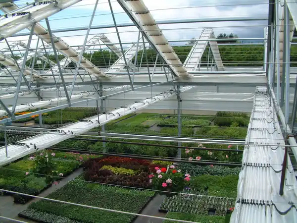 سقف گلخانه متحرک