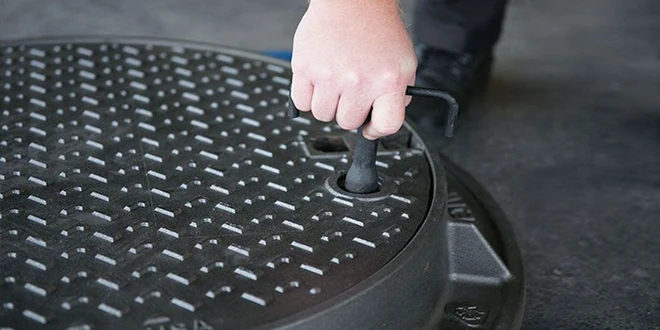 دریچه منهول کوپلیمری