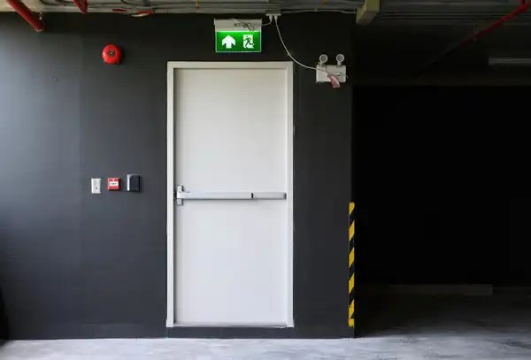 عرض درب ضد حریق