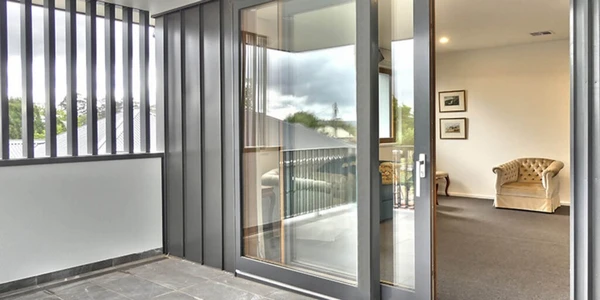 پنجره ترمال بریک لیفت اند اسلاید