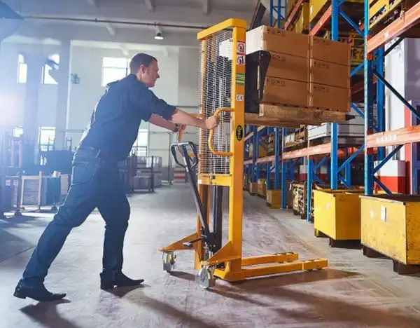 لیفتراک دستی کوچک