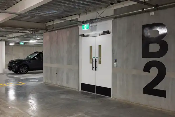 درب ضد حریق پارکینگ