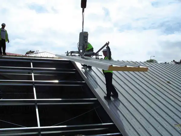 تفاوت ساندویچ پانل دیواری و سقفی