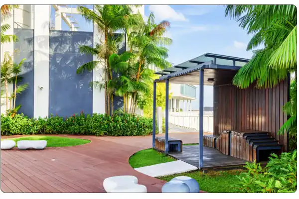 اهمیت انتخاب درخت کم ریشه در طراحی روف گاردن