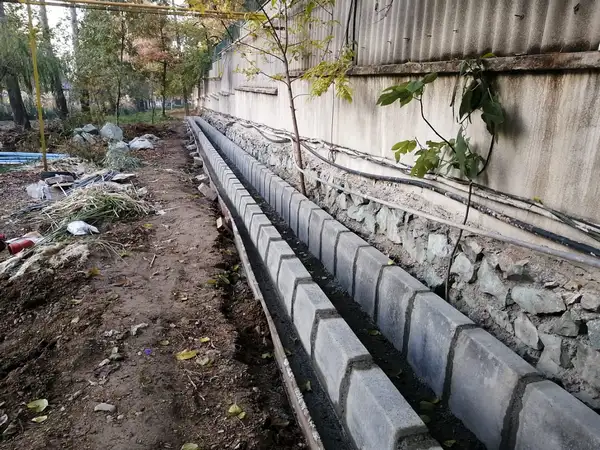 تأثیر جدول بتنی بر رواناب شهری