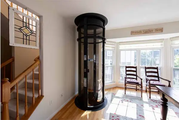 آسانسور بادی