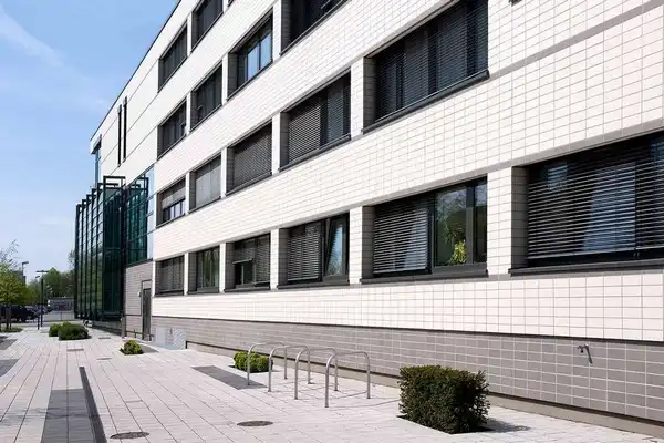 برای نمای ساختمان سنگ بهتر است یا سرامیک