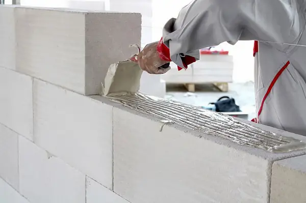 بررسی عملکرد دیوارهای داخلی در ساختمان های با کاربری خاص