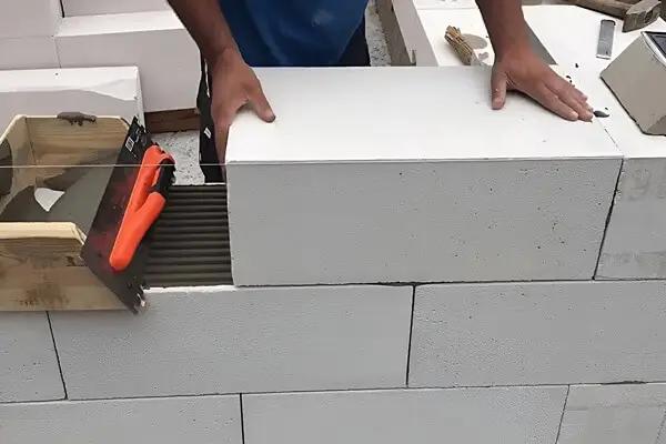 بررسی عملکرد دیوارهای داخلی در ساختمان های با کاربری خاص