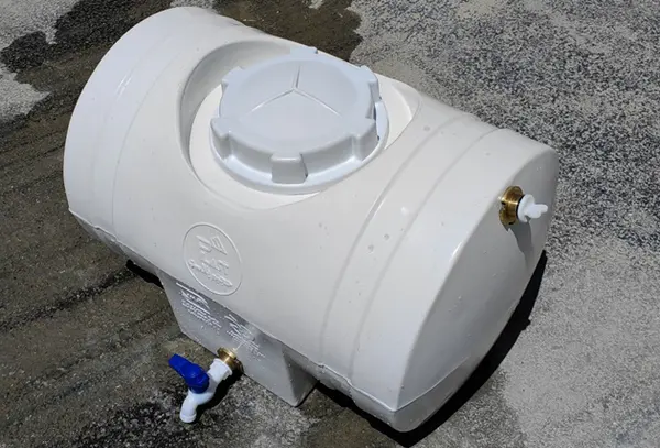 مخزن آب کوچک