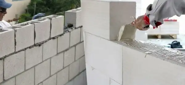 آنالیز قیمت بلوک سبک با سایر بلوک های ساختمانی 