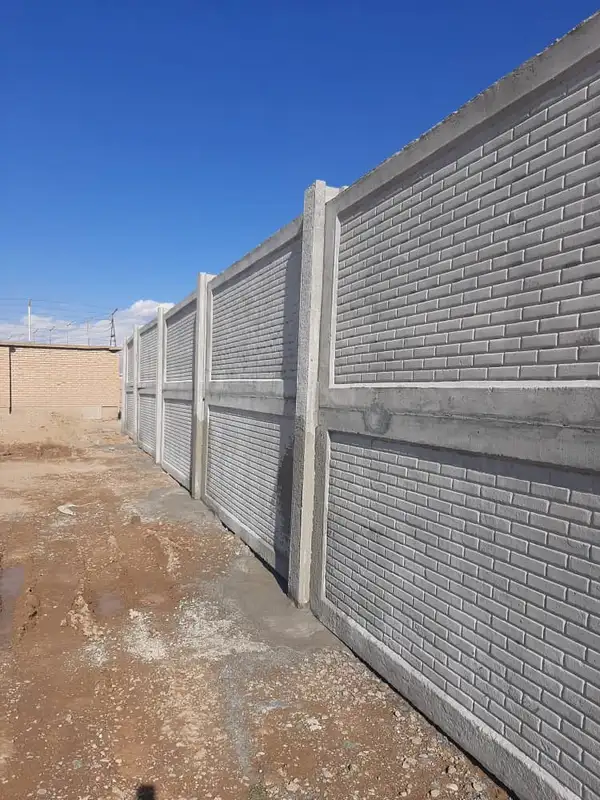 چرا دیوارهای پیش ساخته طرح سنگ و آجر انتخابی مناسب برای حصارکشی ویلا هستند