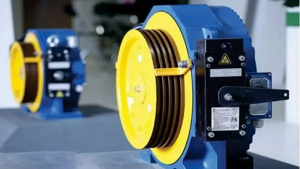 تفاوت آسانسور گیربکس و گیرلس