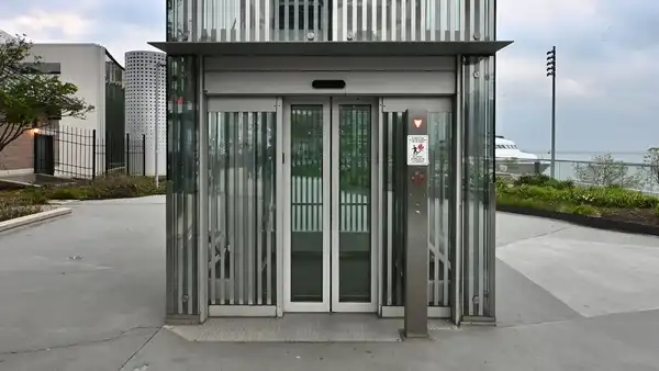 درب آسانسور شیشه ای