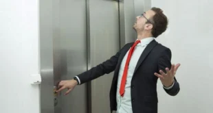 علت باز نشدن درب آسانسور در طبقات