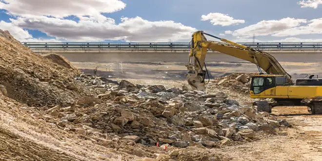 خاکبرداری در زمین شیب دار