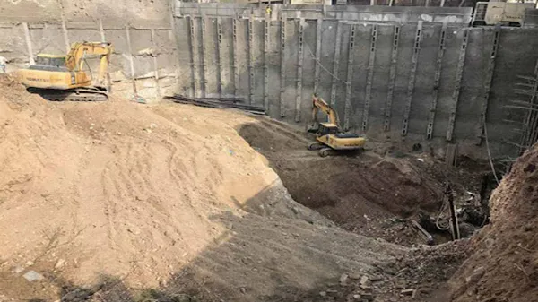 خاکبرداری در زمین شیب دار