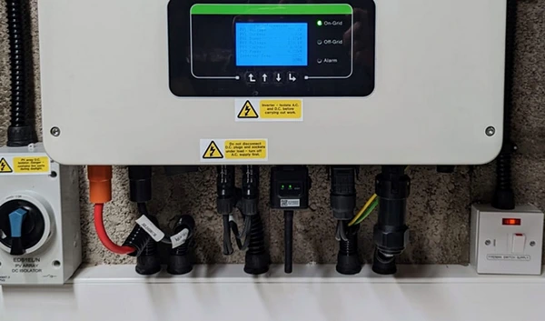 انواع اینورتر خورشیدی