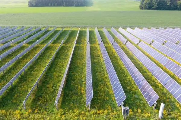 پنل خورشیدی برای زمین کشاورزی