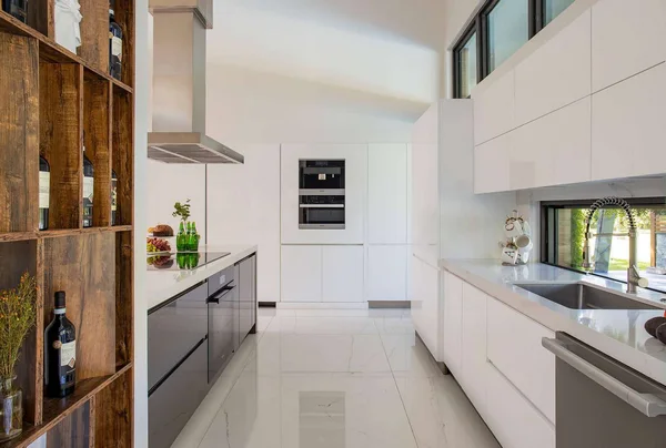 کابینت آشپزخانه مدرن سفید