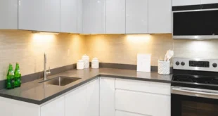 کابینت های گلاس سفید صدفی