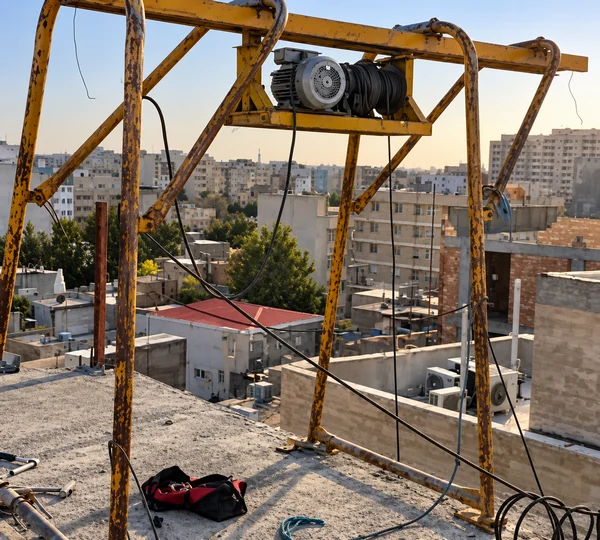 اجاره یا خرید بالابر ساختمانی